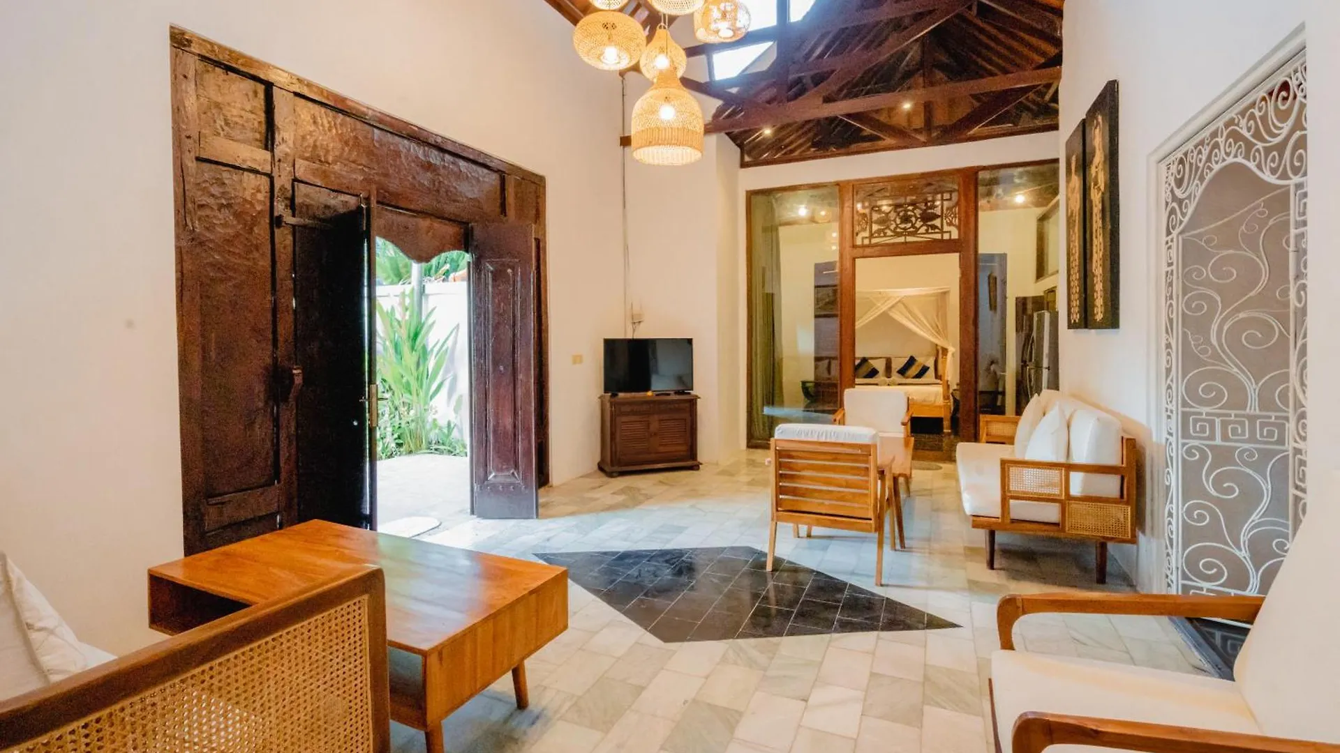 5 Bedroom Villa Etnik In Seminyak With Big Garden And Private Pool