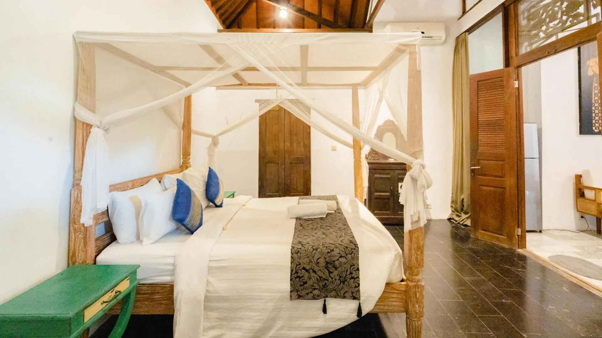 5 Bedroom Villa Etnik In Seminyak With Big Garden And Private Pool