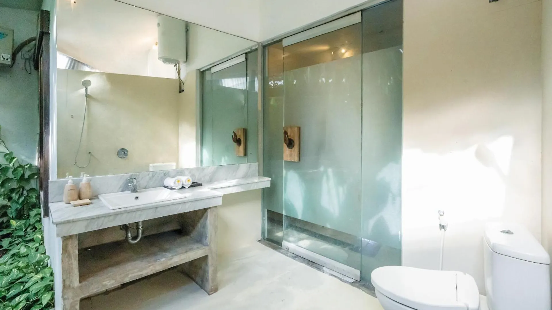 5 Bedroom Villa Etnik In Seminyak With Big Garden And Private Pool