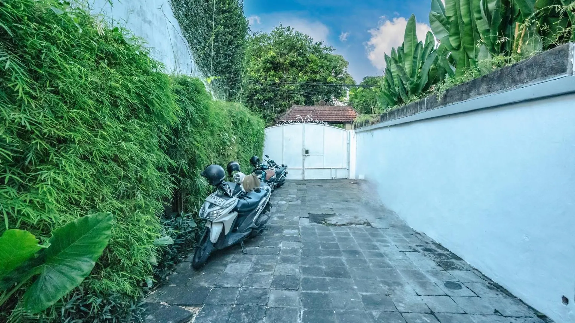 5 Bedroom Villa Etnik In Seminyak With Big Garden And Private Pool Indonesien